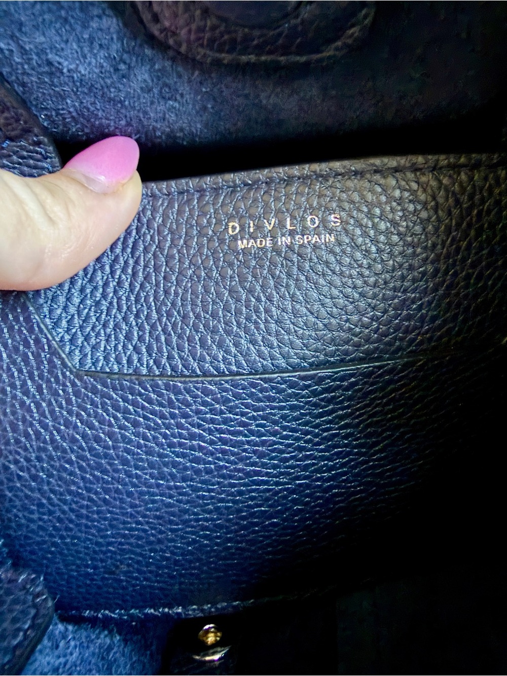 DIVLOS Spain Olivia Navy Blue Pebbled Butter Leather Convertible Crossbody Bag - Picture 12 of 13